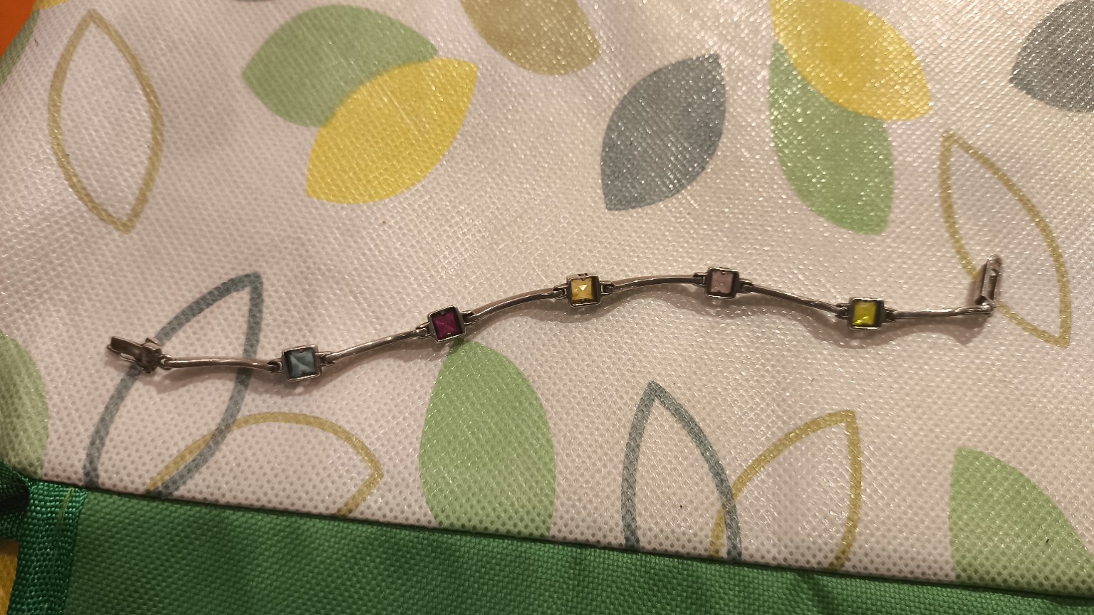 Piece 003 — brazalete de plata 925 con cinco piedras de color
